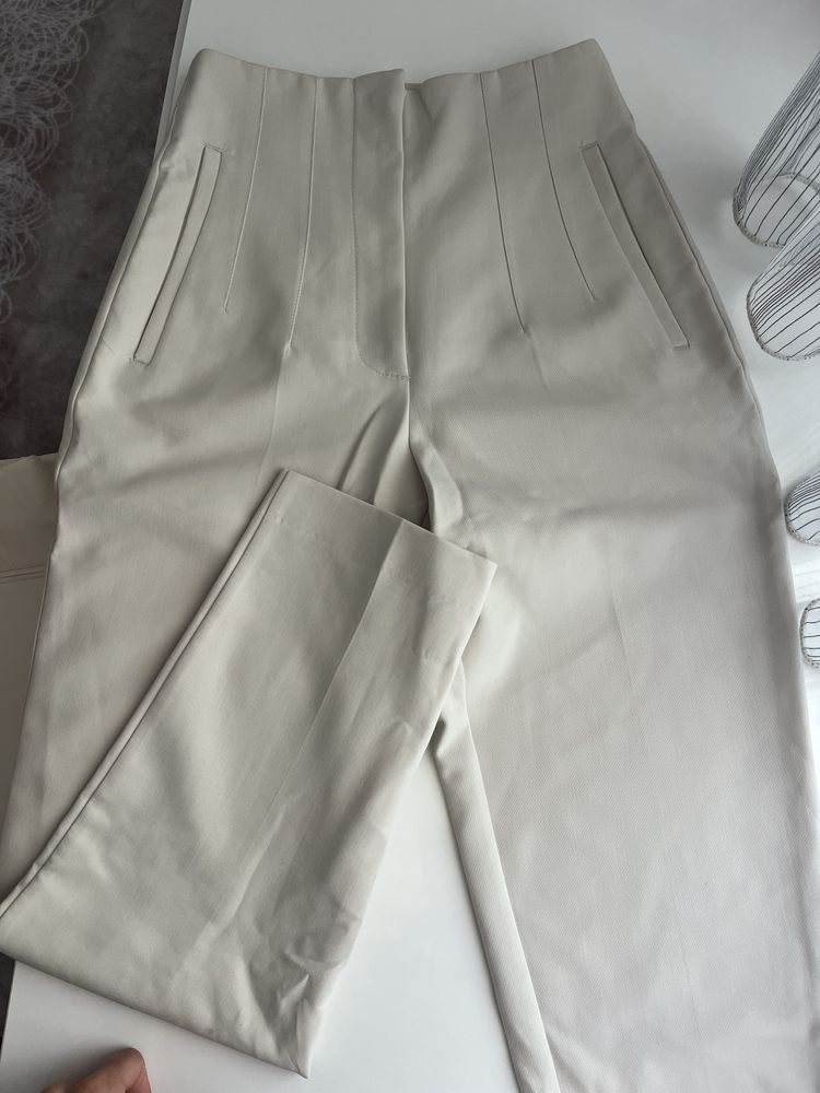 Панталони и дънки Zara, Mango, Monki