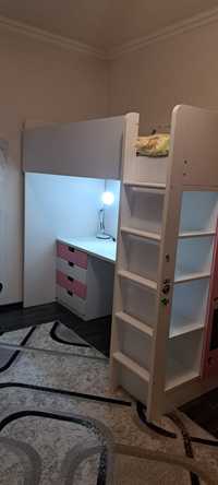 Smastad Ikea легло-надстройка с бюро в розово