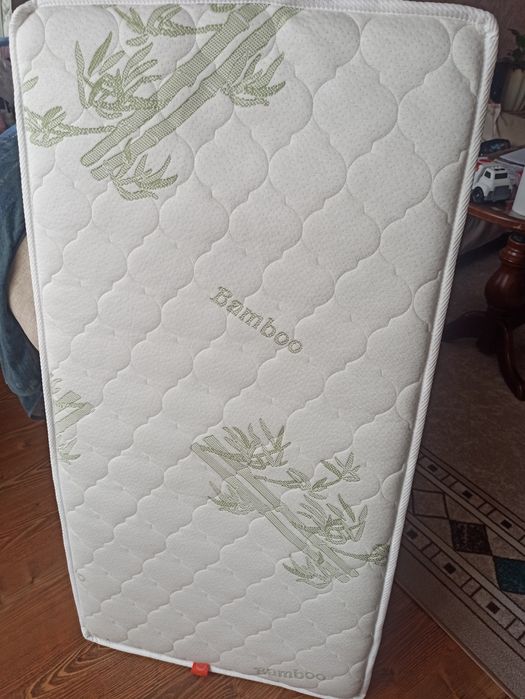 Матрак за бебешка кошара