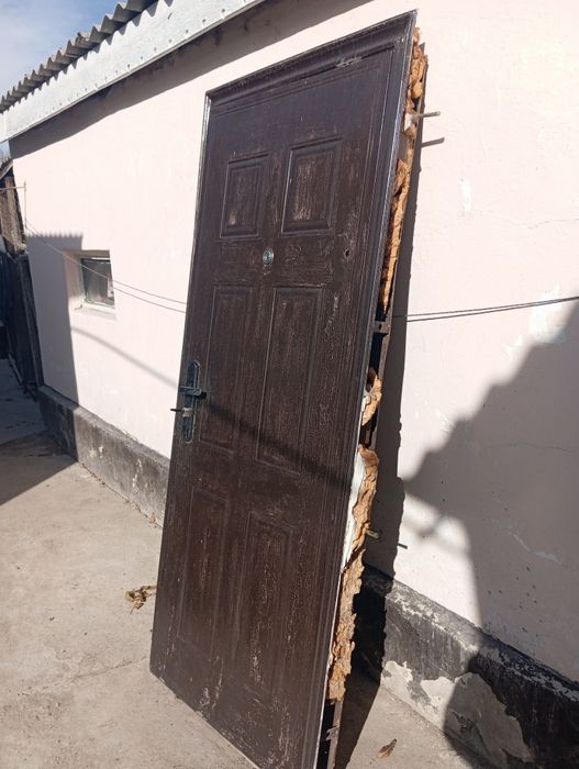 Железный дверь входная