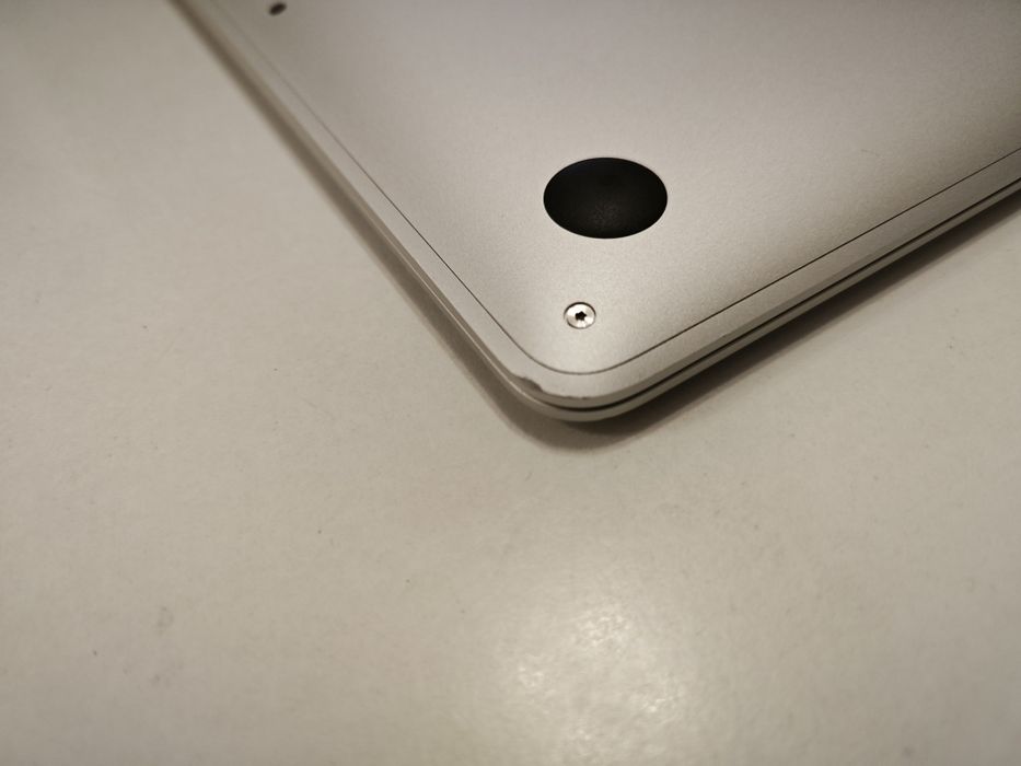 MacBook Air 13" 2020 / M1 / 16GB RAM / 256GB SSD
