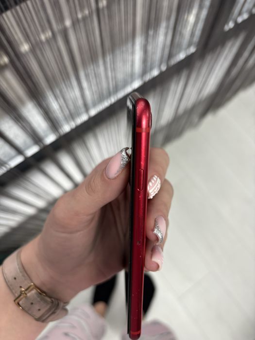 Продавам Iphone SE 2020 128 GB