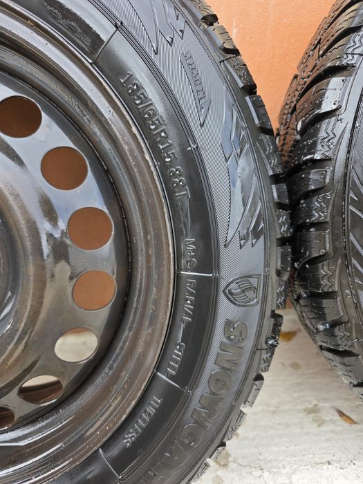 Anvelope cu jante 185/65/15 Rosava Snowguard