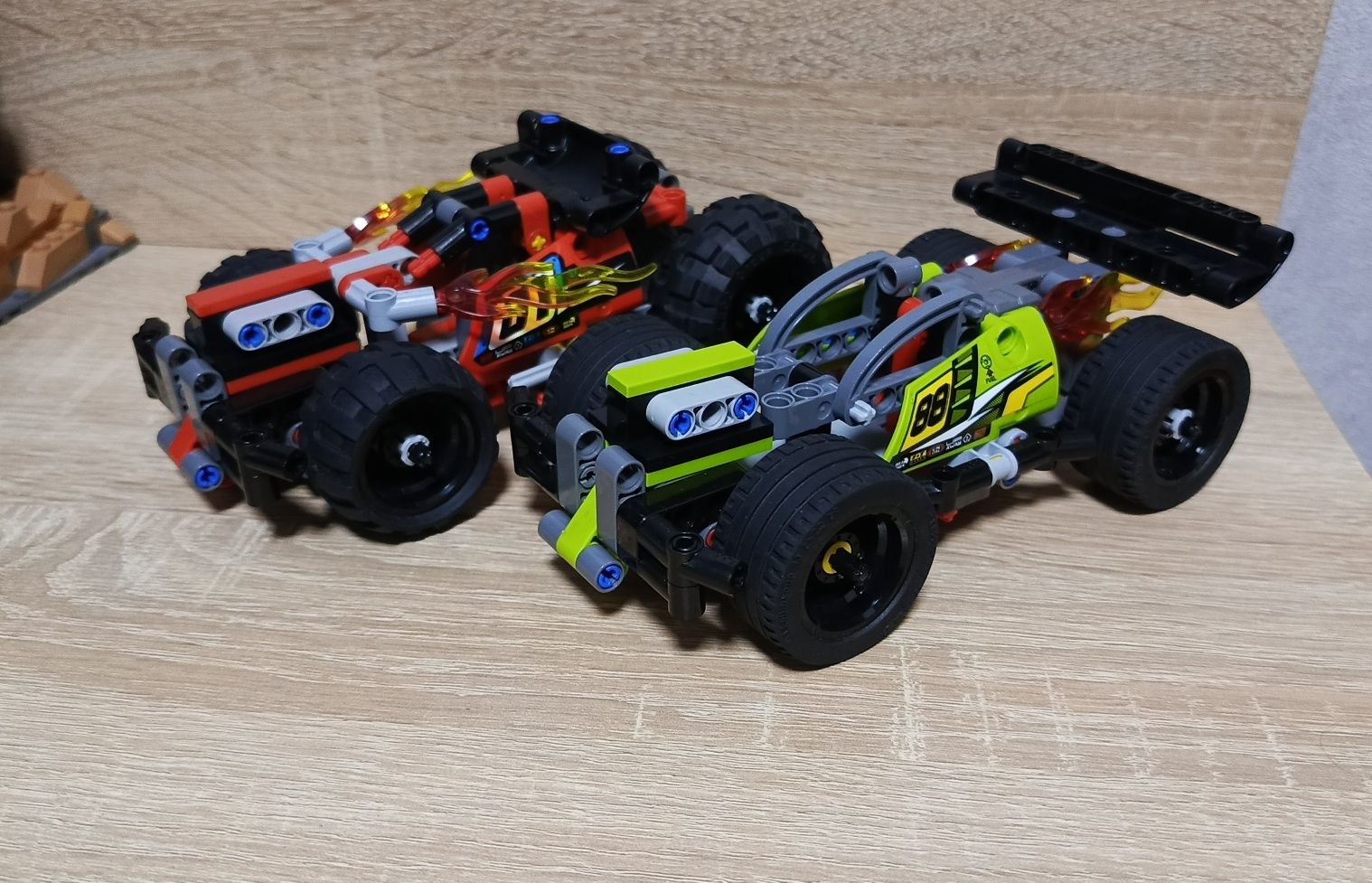 LEGO Technic 42072 и 42073