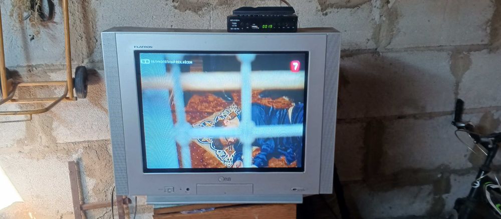 Телевизор с приставкой для просмотра цифровых каналов