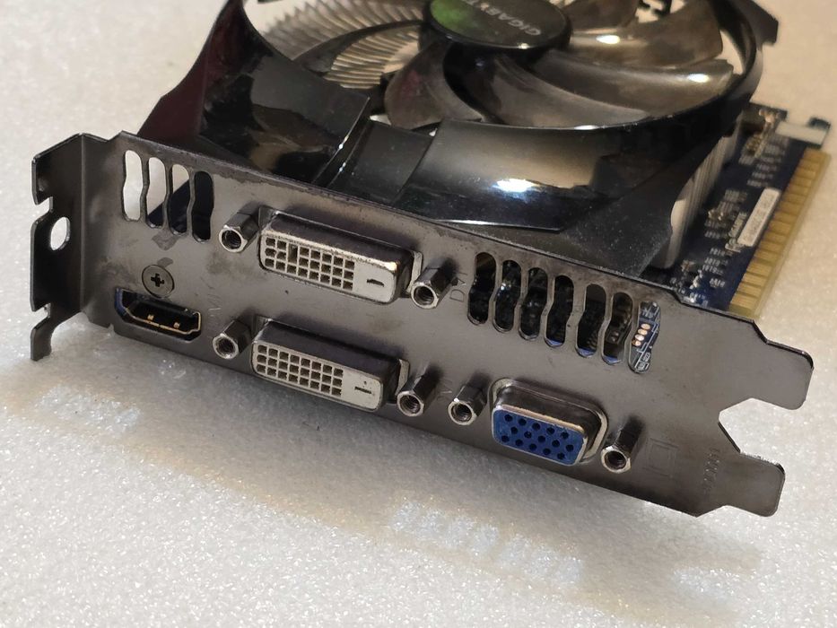 Placa video GIGABYTE GeForce GT 640 2GB DDR3 PCI-E 2.0 x16  N640OC-2GI