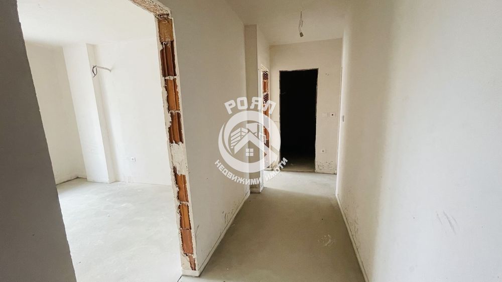 Продава се Тристаен апартамент в Пловдив, Коматевски възел - 121 кв.м за 792 €/кв.м - Снимка #1