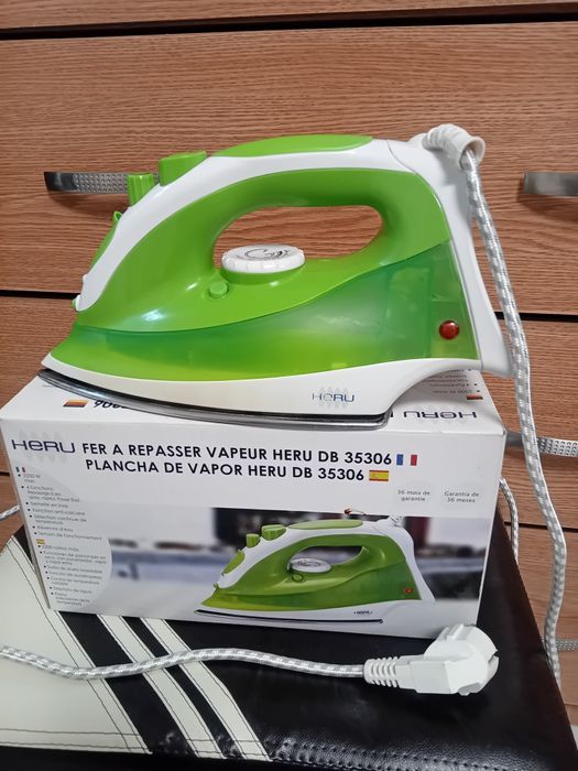 Vând fier de călcat HERU