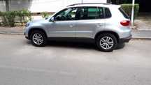Vînd VW TIGUAN 2012 disel 4×4 cutie viteze manuală.  Culoare argintiu.