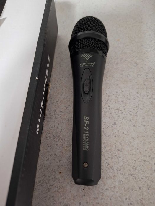 Microfon cu fir SF-21