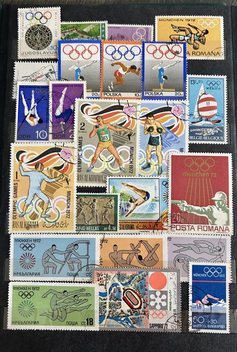 JG111. Класьор с 640 пощенски марки на тема  “ Спорт “