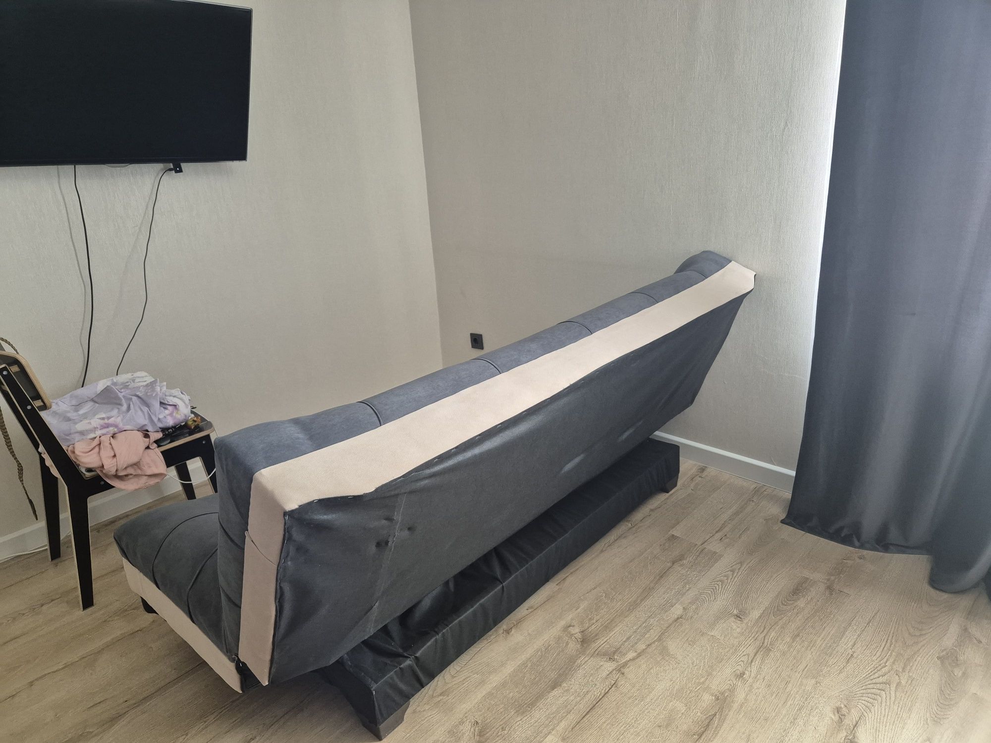 Продам Диван в гостиную
