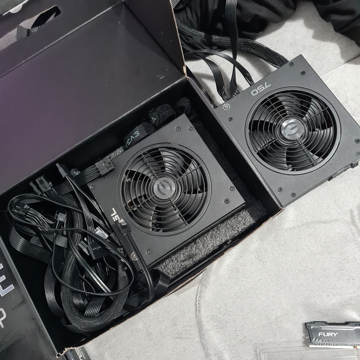 Nvida 3090, Asus Z390-P, Evga 750 gold, ssd 1TB, i3 9100F, 16GB ram
