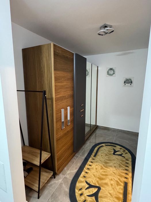 Închiriez apartament cu două camere