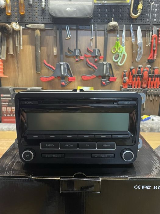 Продавам оригинална медия за Голф 6.