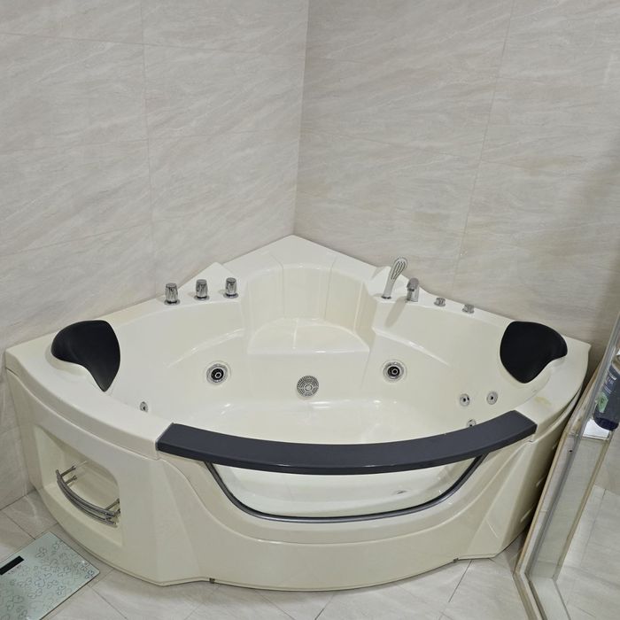 Джакуззи 1.50х1.50 б/у в отличном состоянии