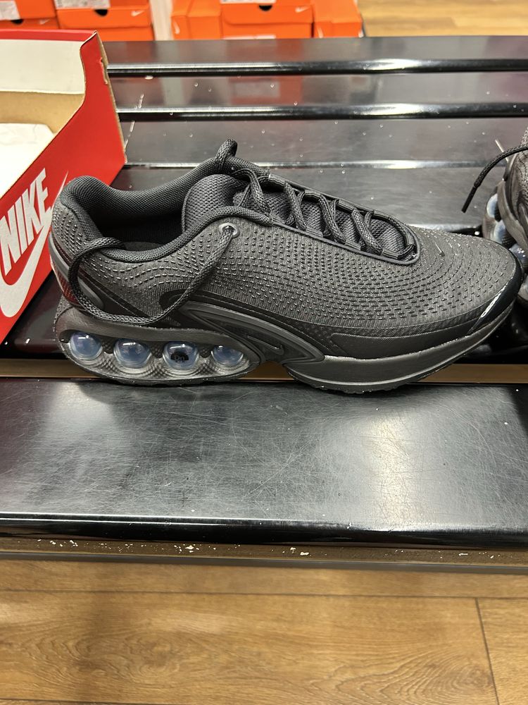 Обувки Nike AirMax DN