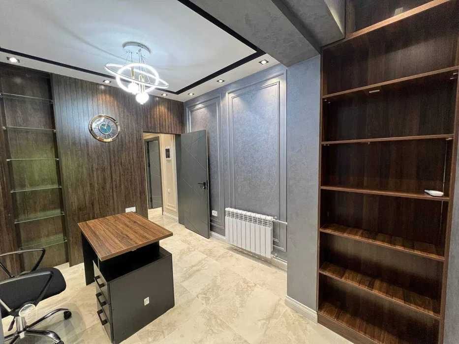 Сдается аренда офис, Шота Руставели 2 линия, ор-р парк Бобура,кафе B&B