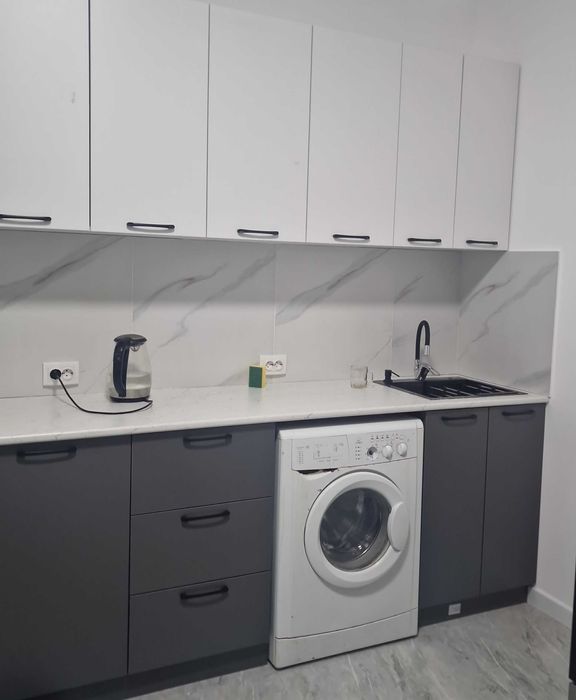 Сдам 2 х комнатную благоустроенную квартиру.