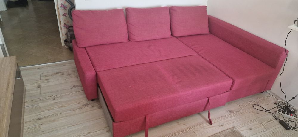 Colţar extensibil cu depozitare