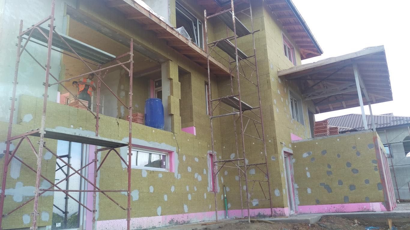 Echipa constructii fatade vata bazaltică si polistiren