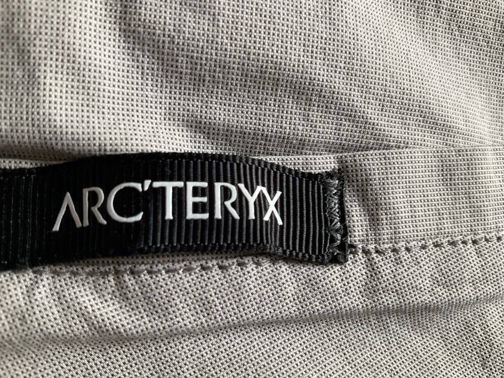 Pantaloni originali Arcteryx outdoor sport ca noi