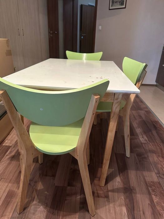 Маса със 5 стола