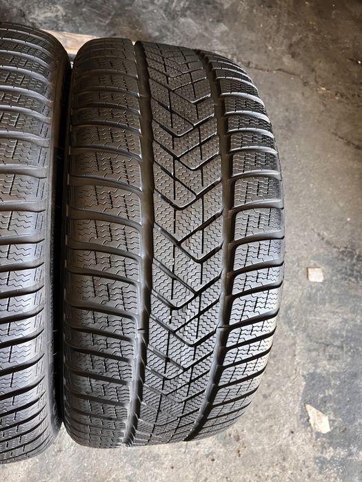 2 anvelope iarna ca NOI 275/40/18 , Pirelli , DOT 2022 , 7.5 mm