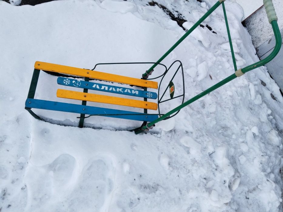 Продаю санки детские хорошие качества металл хорошие