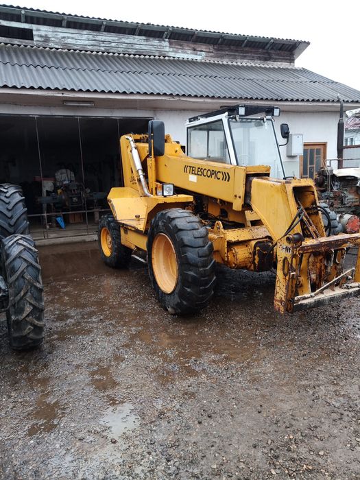 Vând încărcător telescopic JCB