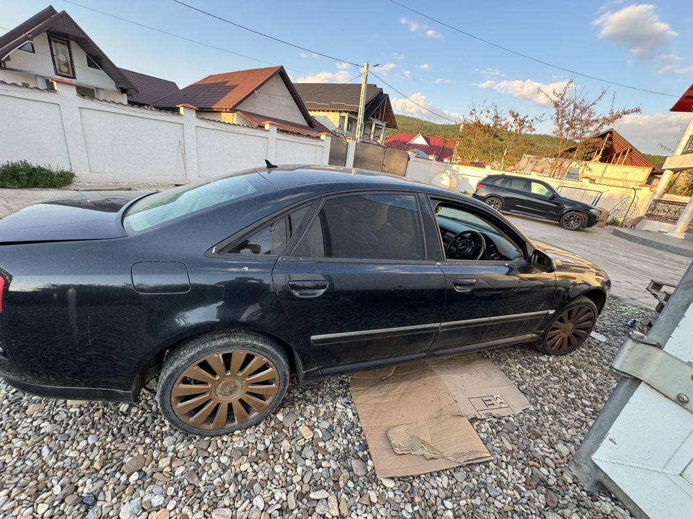 Vand audi a8 spre dezmembrari
