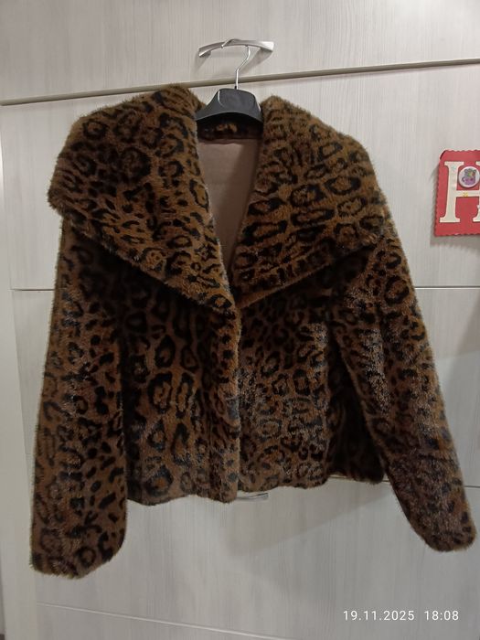 Палто тигрово  размер Л
