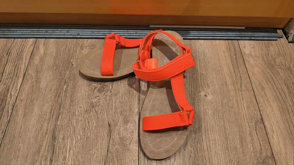 Дамски обувки и сандали + подарък