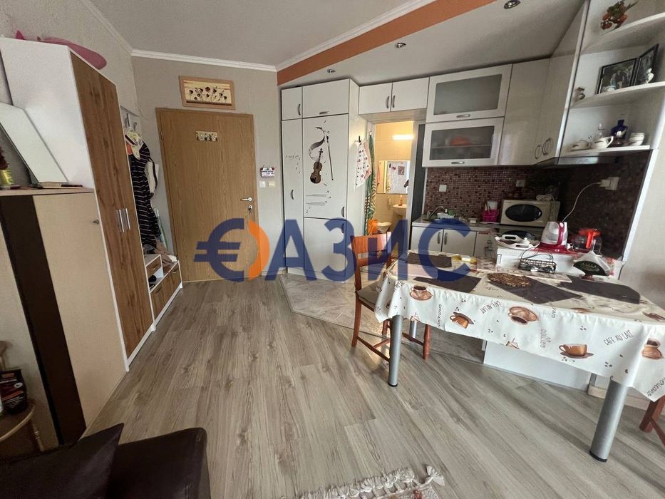 Продава се Двустаен апартамент в к.к. Слънчев бряг - 71 кв.м за 1078 €/кв.м - Снимка #7
