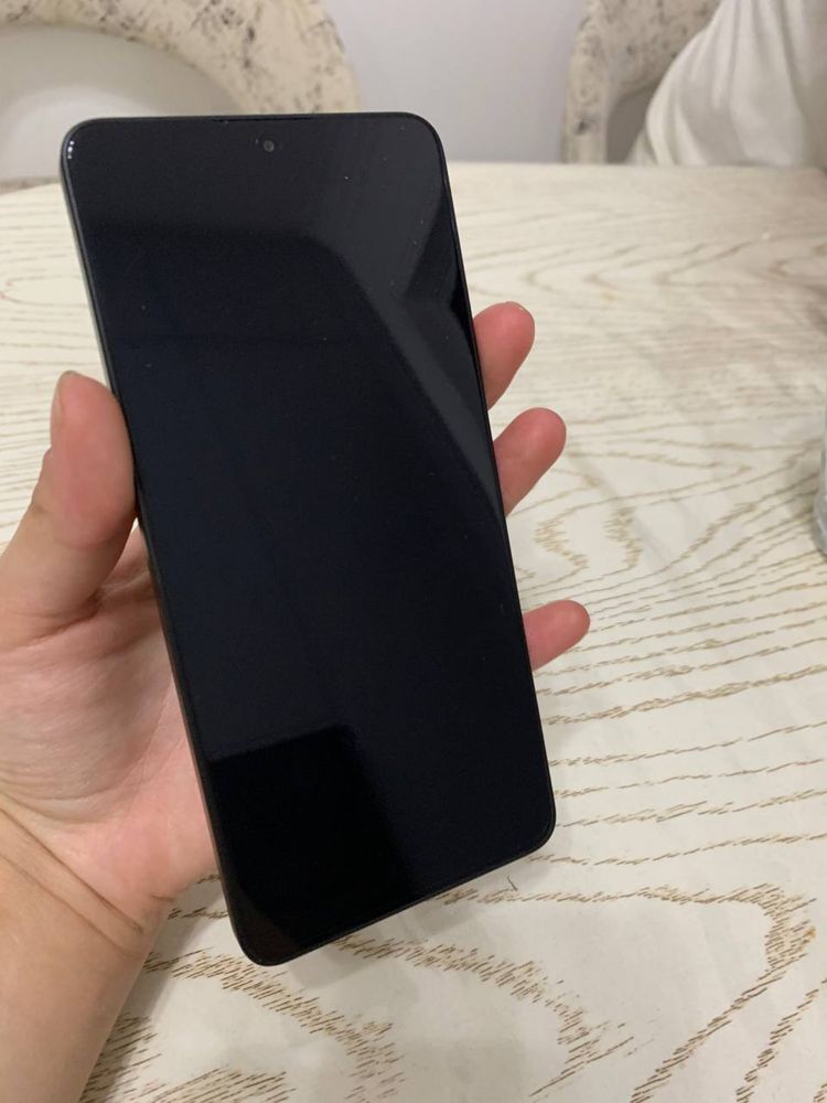 Poco F6 16/512gb
