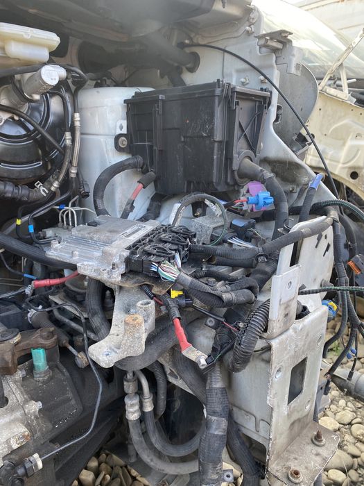 Lonjeron dreapta față, stânga față Opel Vivaro 2016