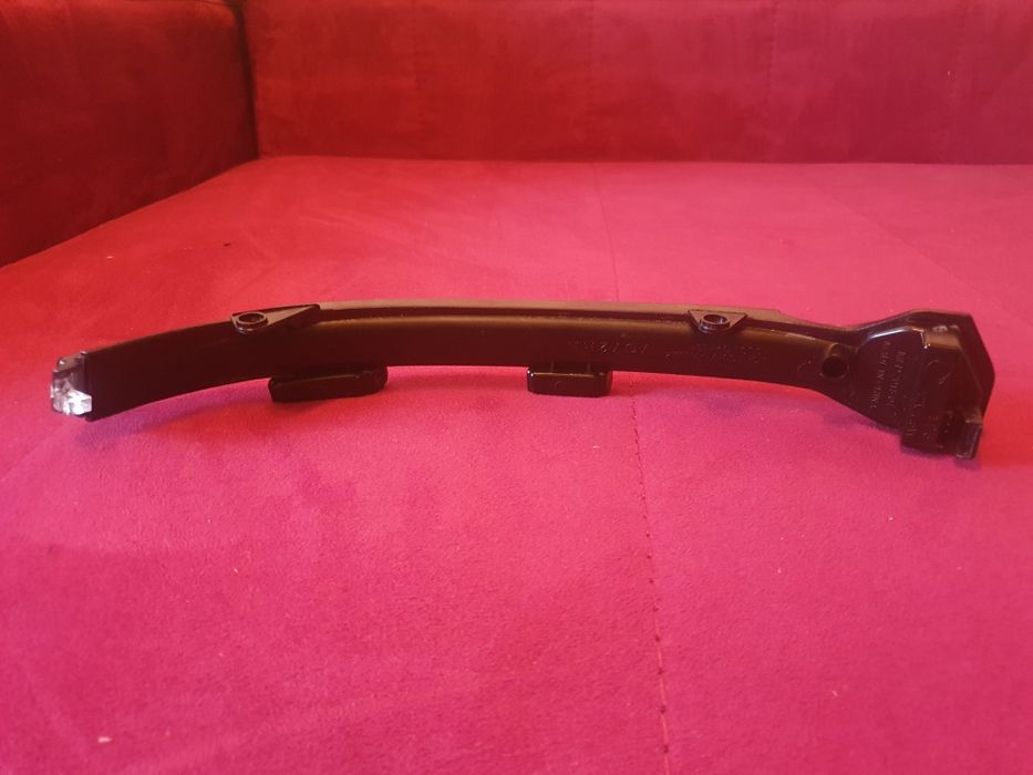 Semnale dinamice oglinzi MK7, Touran