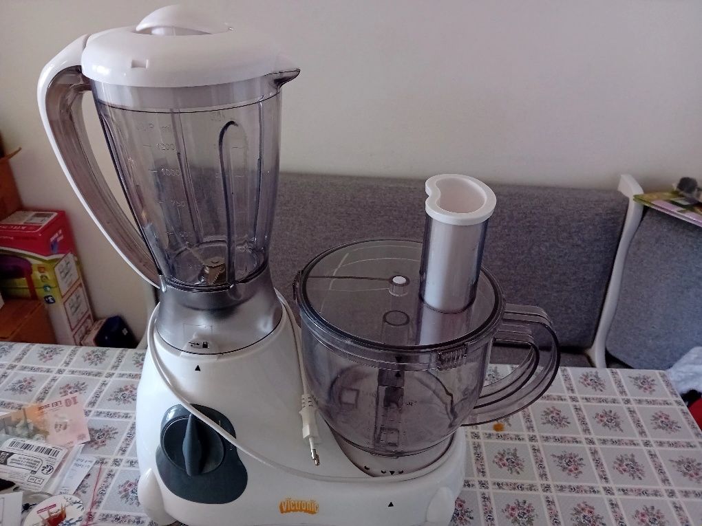 Robot de bucătărie