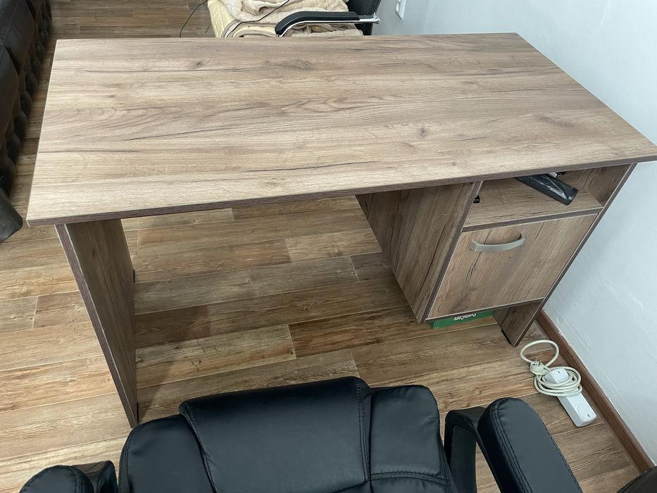 Стол рабочий/офисный