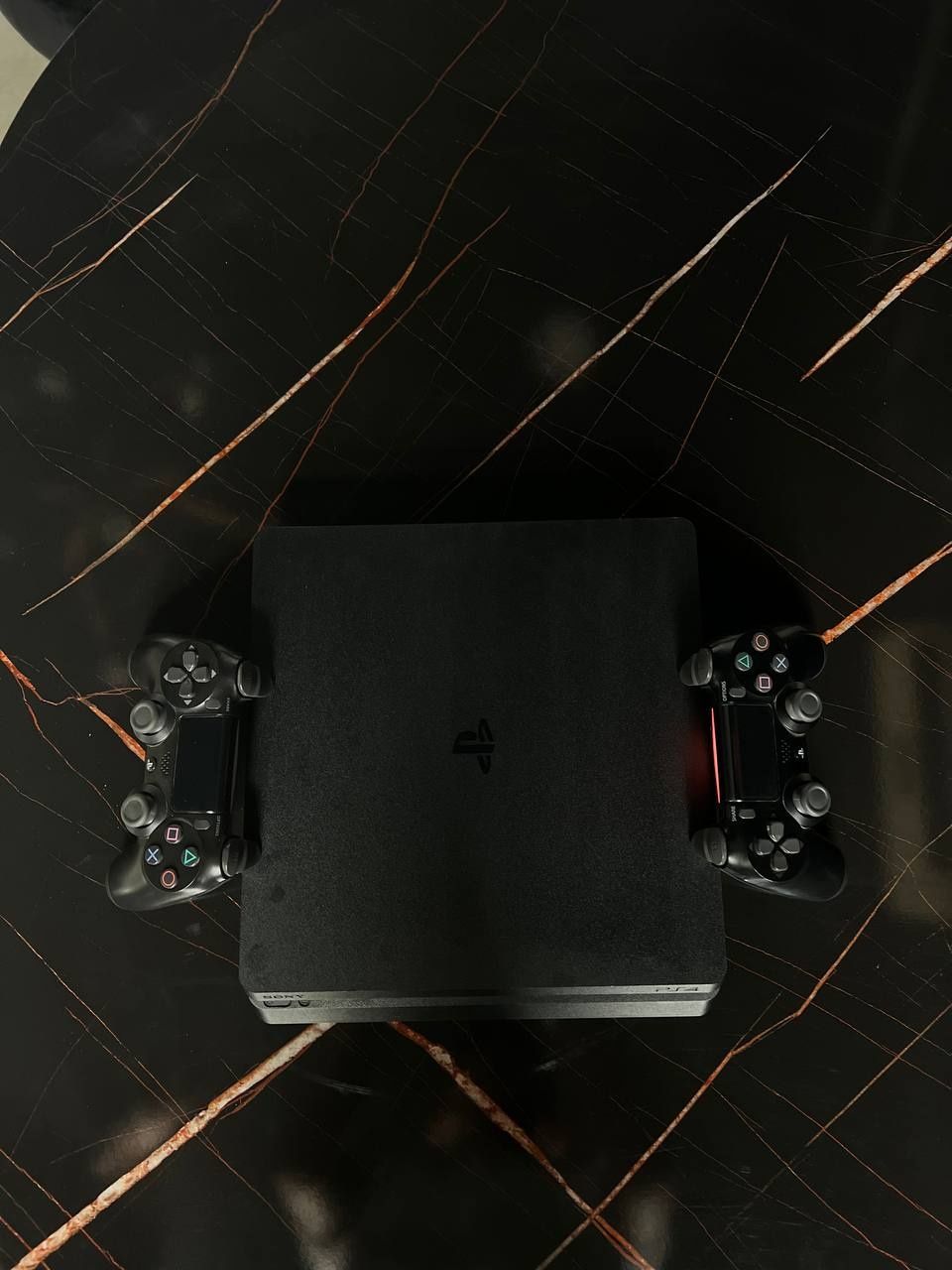 Ps 4 slim 1 trb li