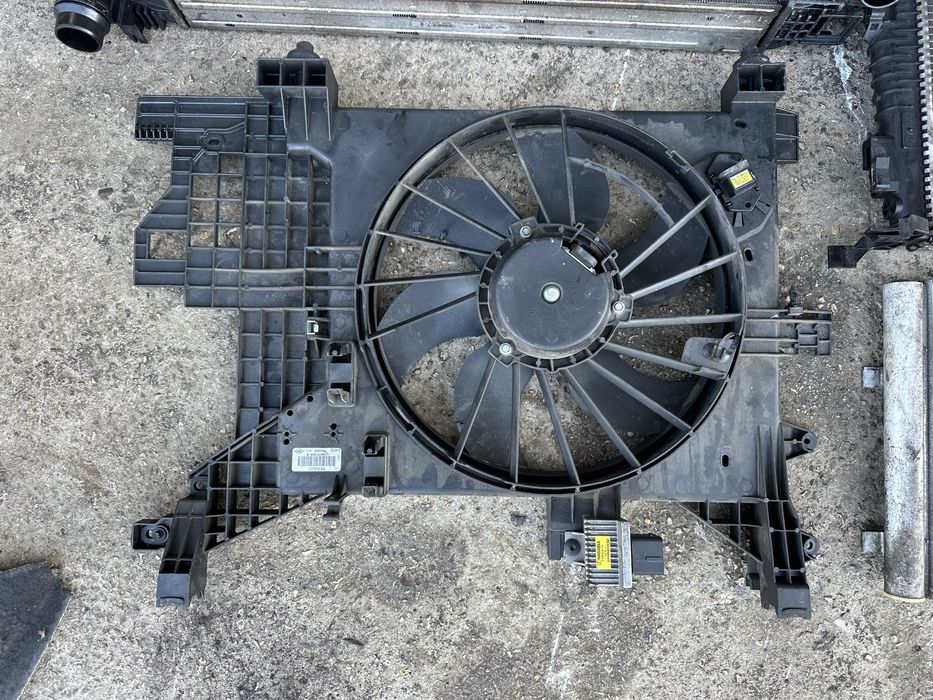 Перка,Воден,Климатичен,Интеркулер за Дачия Дъстър 1.5dci