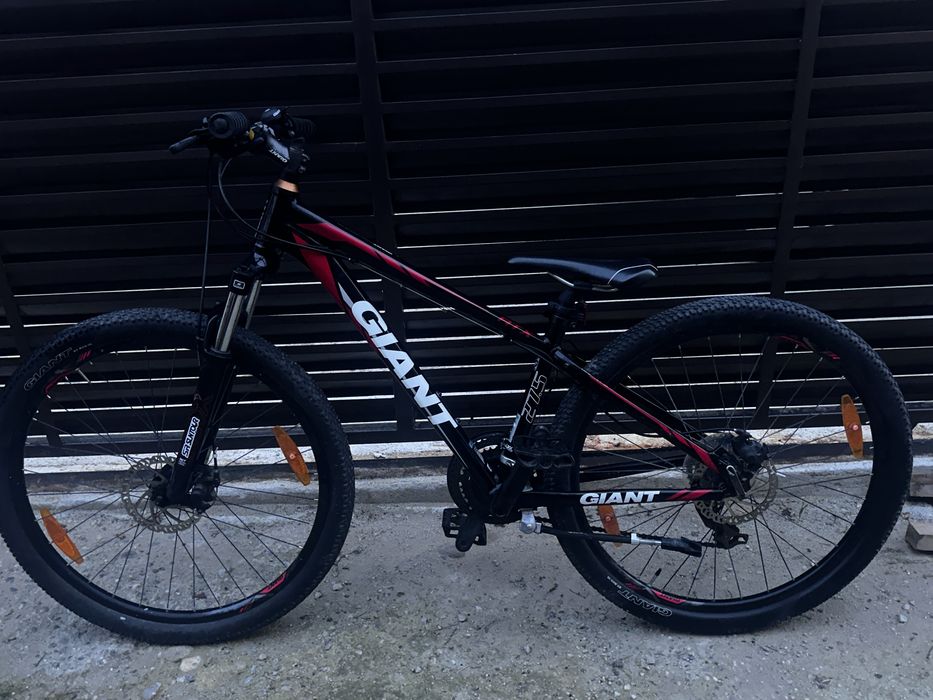 Bicicleta MTB Giant 27.5