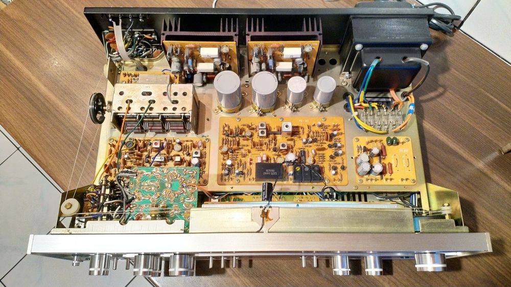 Luxman R800 colecție etajele finale