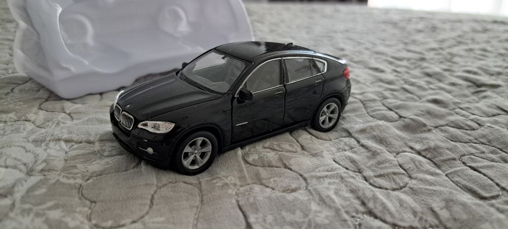 BMW X6 jucărie pentru copii