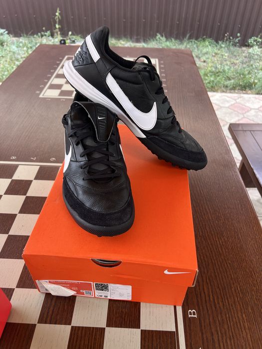 Сороконожки Nike Premier