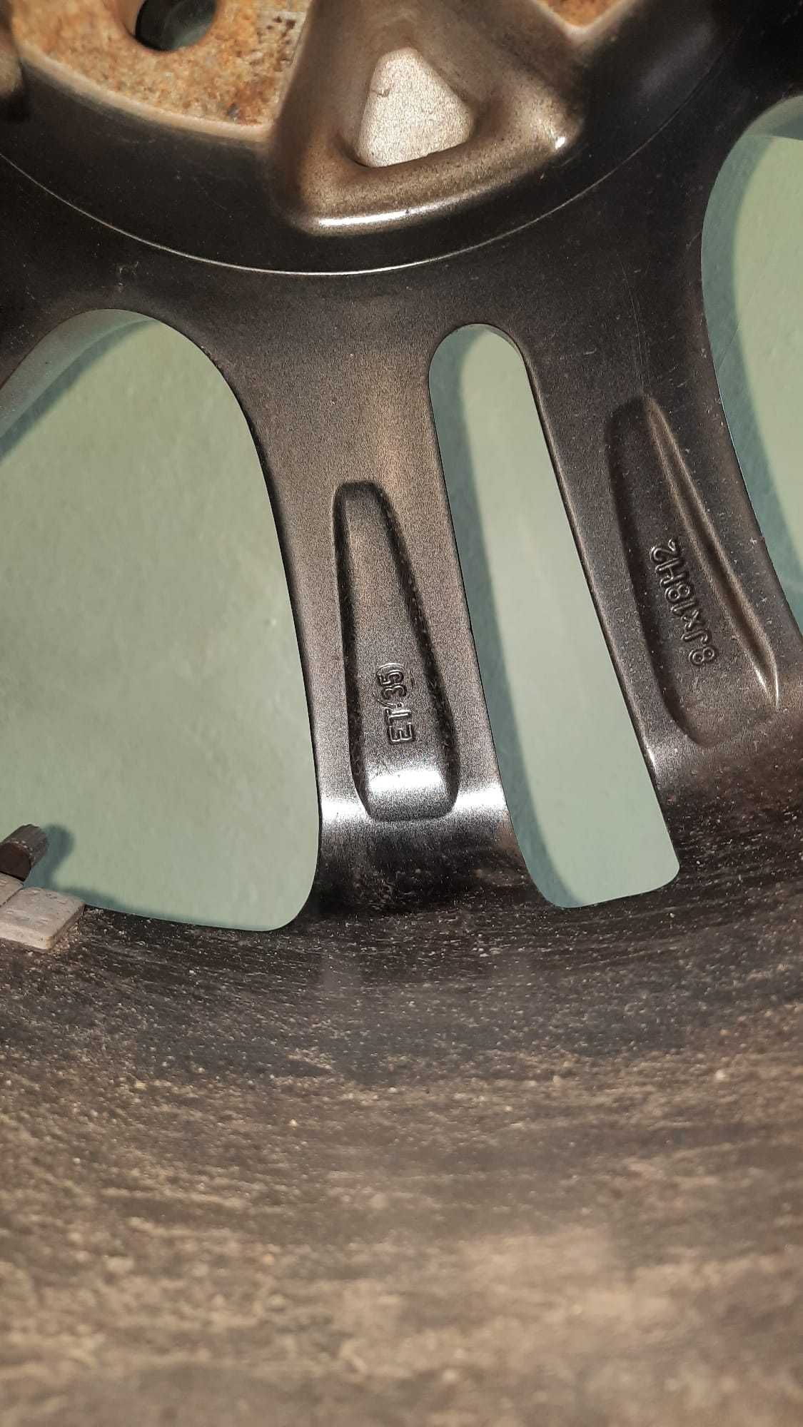 Roți magneziu cu cauciucuri de vara 225/40/18 pentru vw ,seat,skoda,