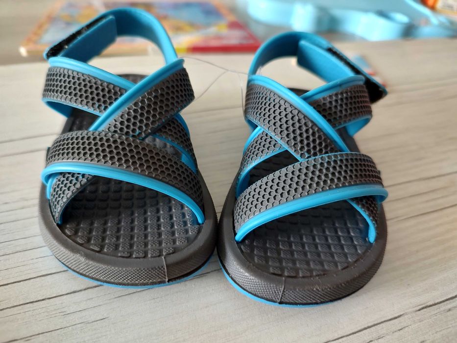 22 ном Примарк маратонки, обувки и Сандали тип джапанки