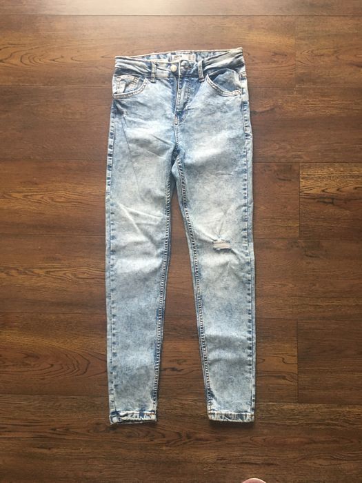 Blugi skinny bershka marime 36