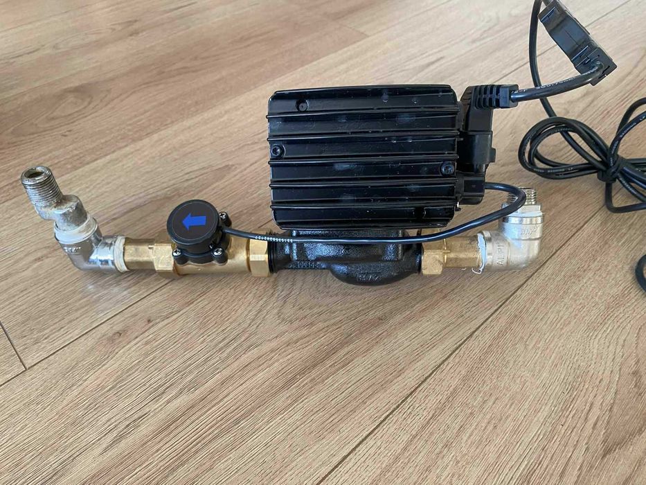 Grundfos UPA15-160 1" Домашна бустер помпа