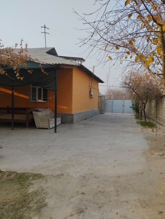 Hovli joy sotiladi. 6+ sotix, 5 xona